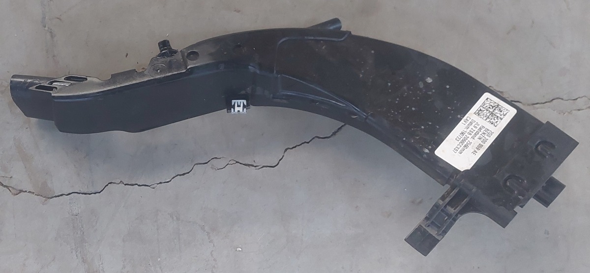 T-CROSS FUEL LINE GUIDE FRONT