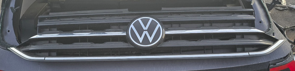 T-CROSS MAIN GRILL