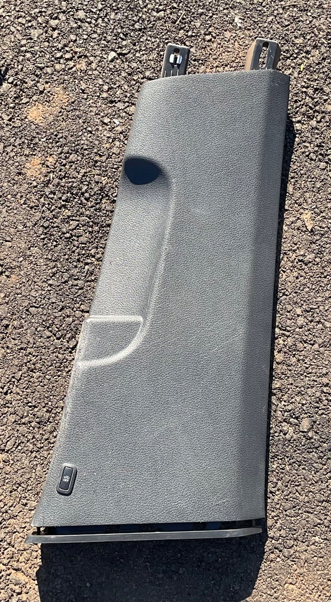 GOLF 7 RIGHT LOWER B PILLAR TRIM