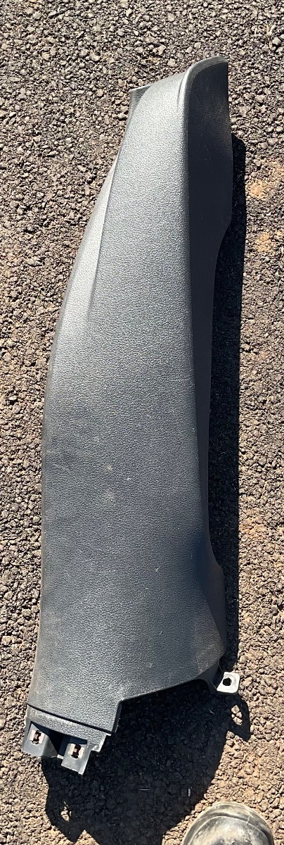 GOLF 7 RIGHT REAR FENDER ARCH TRIM