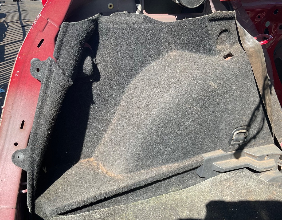 GOLF 7 LEFT REAR INNER BOOT CARPET