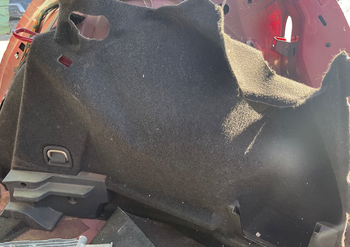 GOLF 7 RIGHT REAR INNER BOOT CARPET