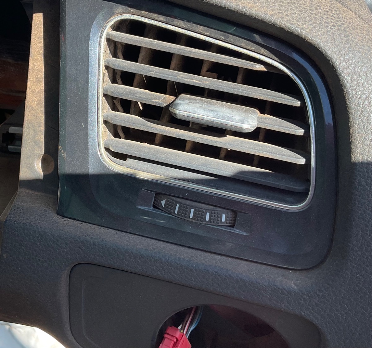 GOLF 7 RIGHT FRONT AIR VENT
