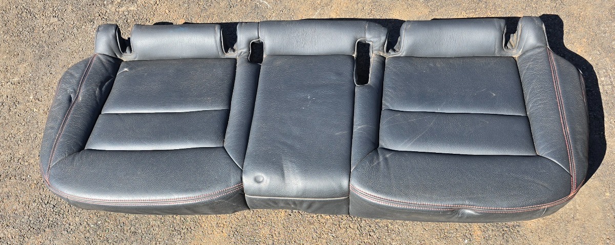 Q3 REAR SEAT BENCH