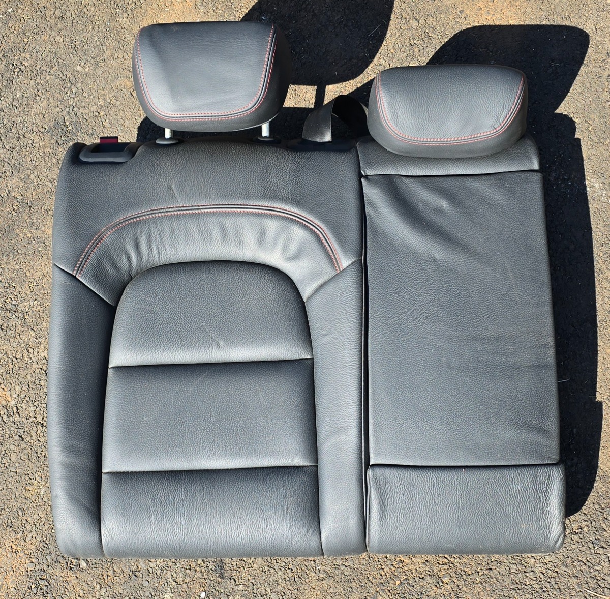 Q3 RIGHT REAR UPPER SEAT BACK REST