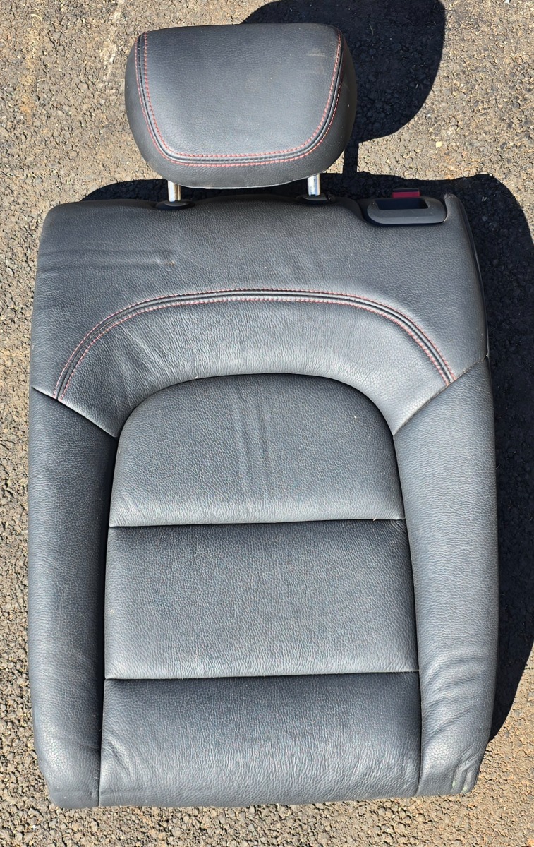 Q3 LEFT REAR SEAT BACK REST