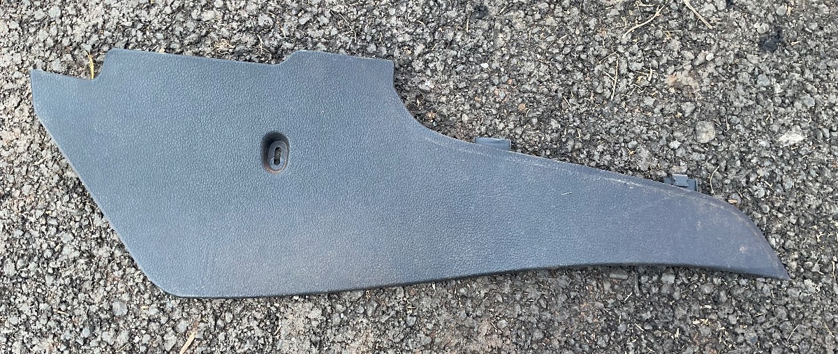 GOLF 7 RIGHT CENTRE CONSOLE TRIM