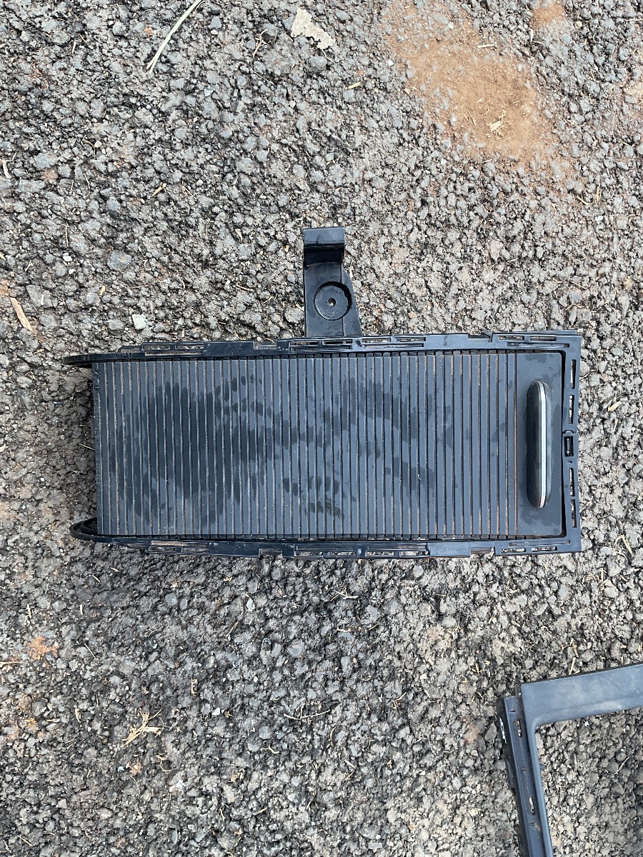 GOLF 7 CUP HOLDER WITH SLIDE