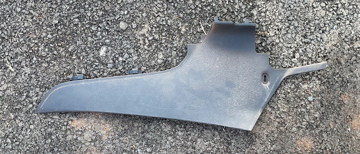 GOLF 7 RIGHT CENTRE CONSOLE TRIM