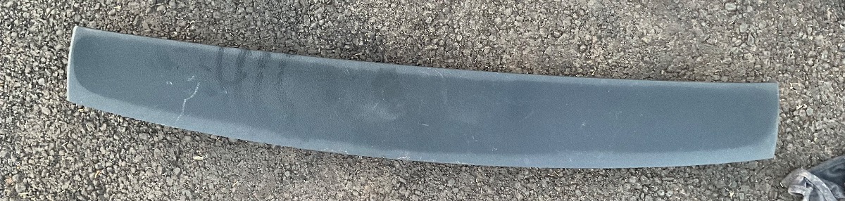 GOLF 7 TAILGATE TRIM PANNEL