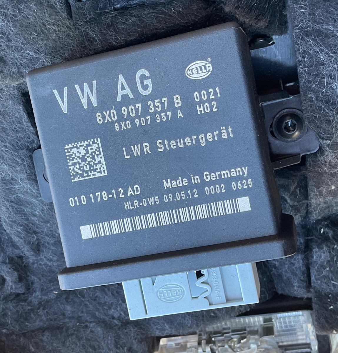 Q3 HEADLIGHT MODULE