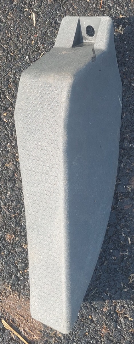 POLO 6/7/NEW VIVO RIGHT FOOTREST