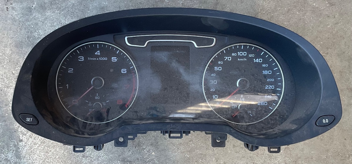 Q3 SPEEDO CLUSTER