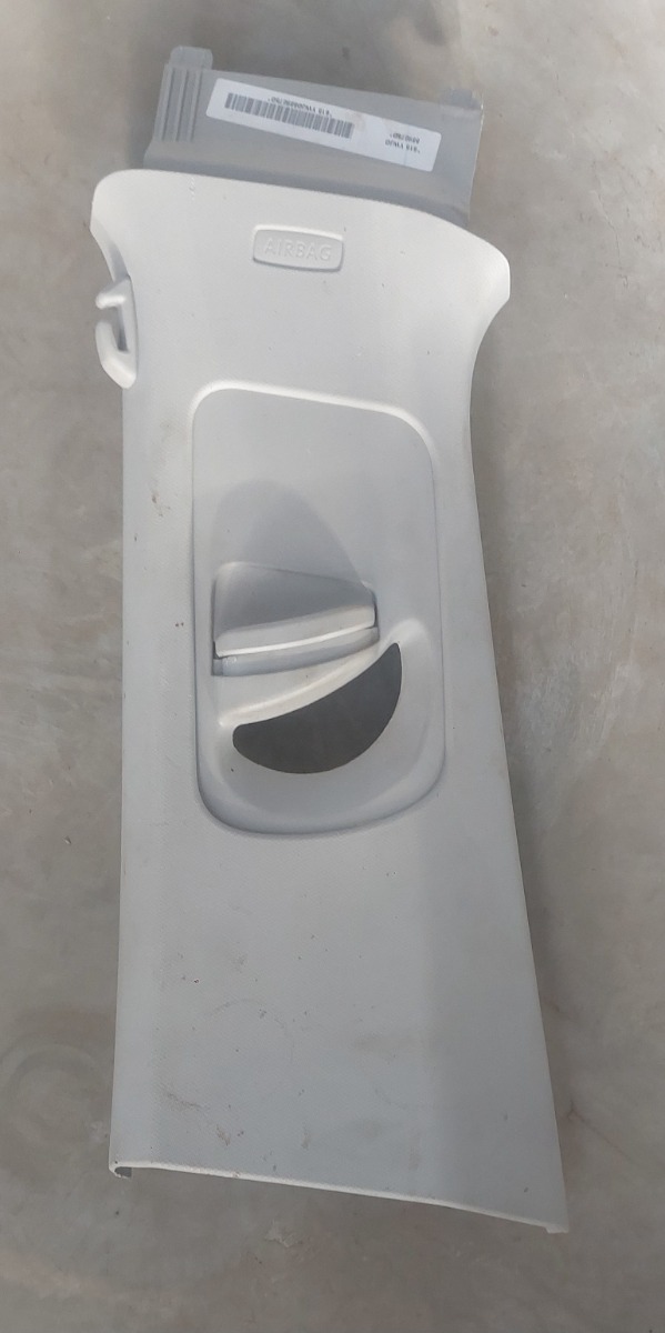 TIGUAN ALLSPACE LEFT B-PILLAR TRIM