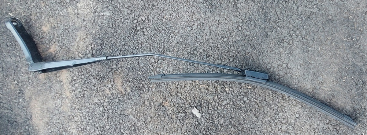 T-Cross Front Windshield Wiper Arm L=R