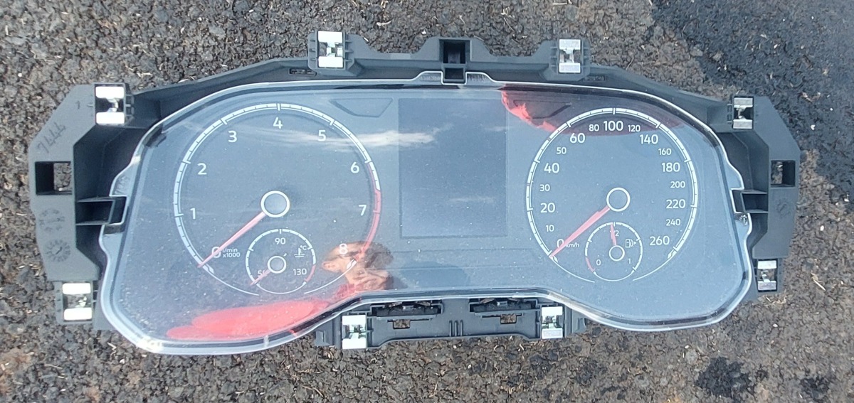 T CROSS SPEEDO CLUSTER