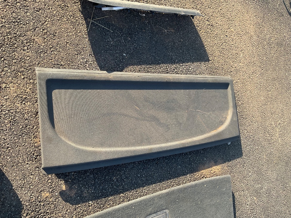 Q3 PARCEL TRAY