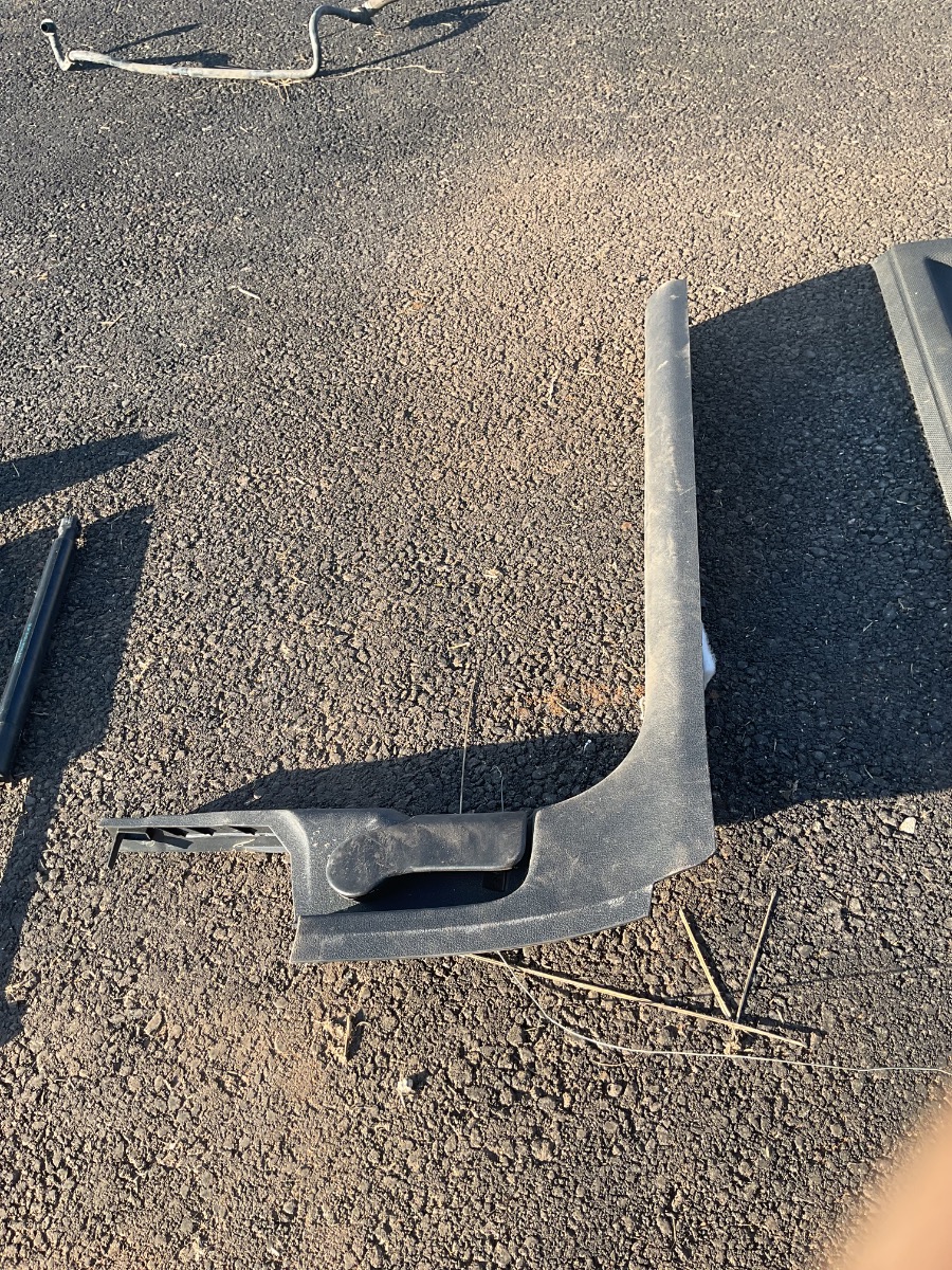 Q3 BONNET HANDLE