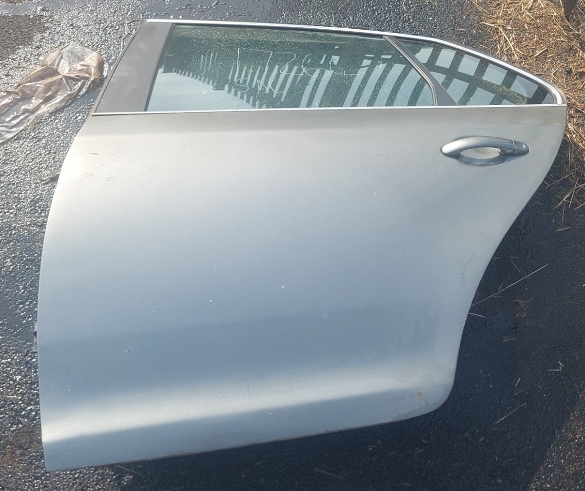 JETTA MK 5 LEFT REAR DOOR SHELL