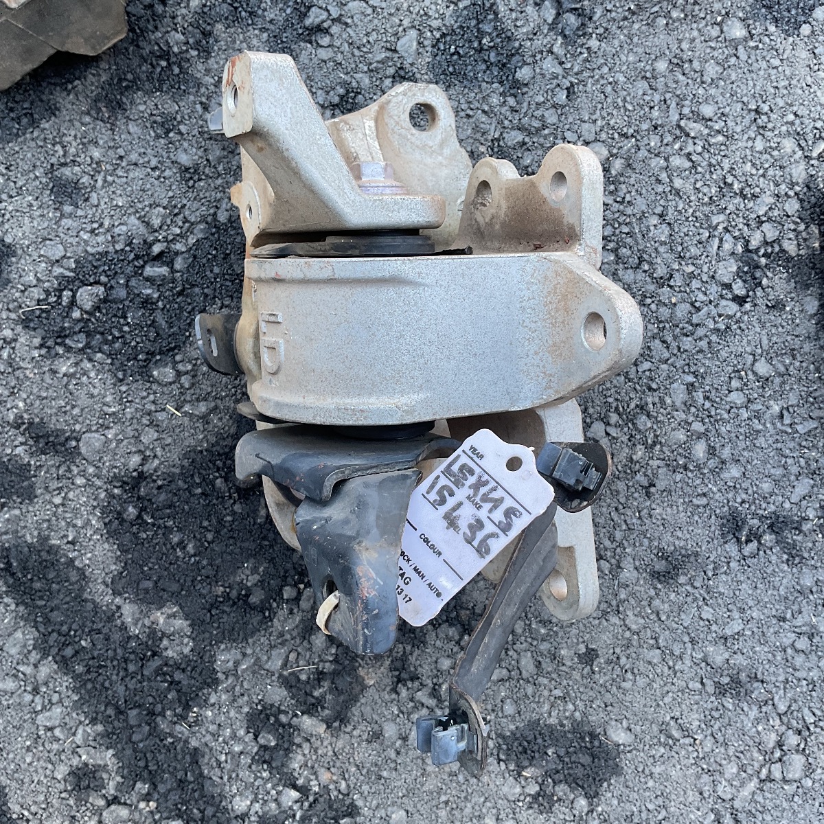 ES 250 EX ENGINE MOUNTING