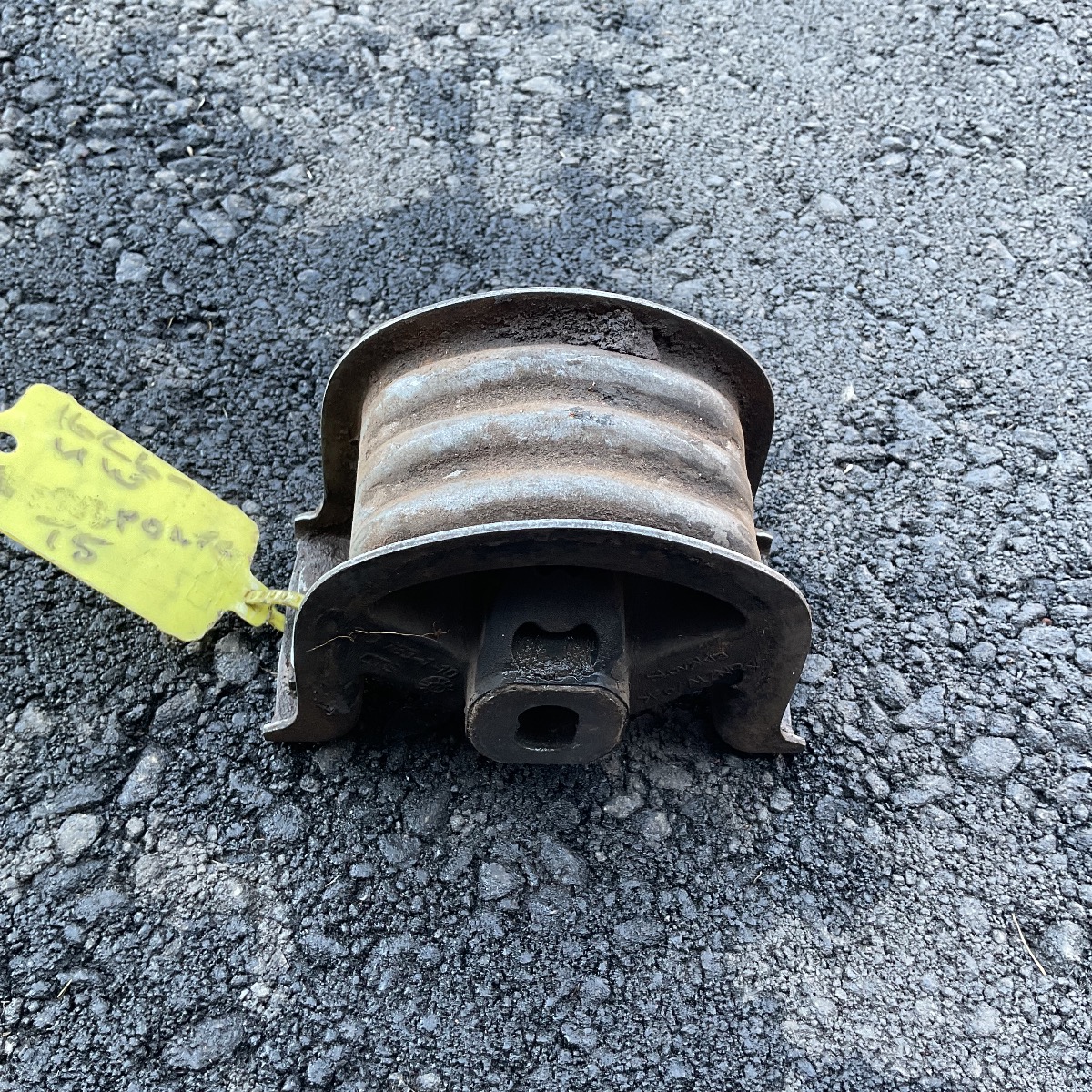 TRANSPORTER T5 2.0 ENGINE MOUNTING
