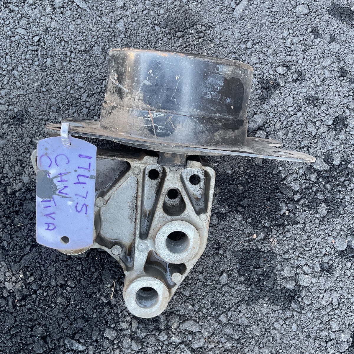 CAPTIVA 2.4 LT A/T GEARBOX MOUNTING
