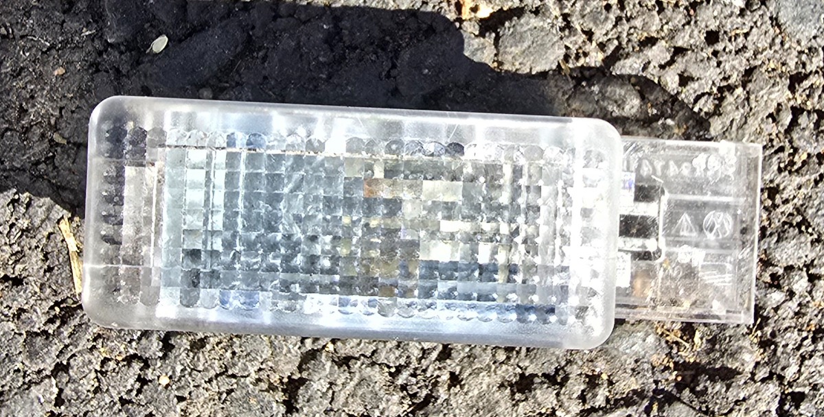 T-CROSS INTERRIOR DOOR LIGHT