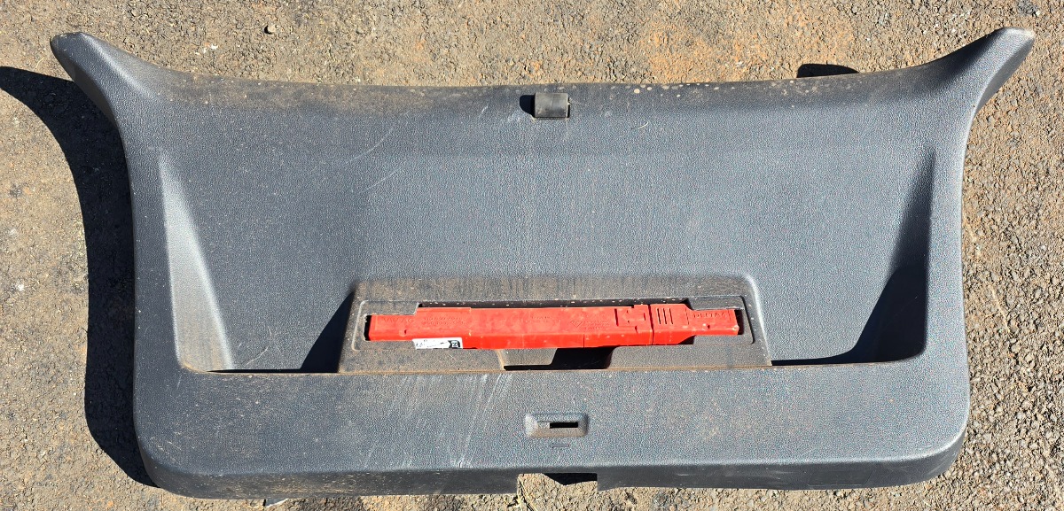 T-CROSS BOOT LID PANEL