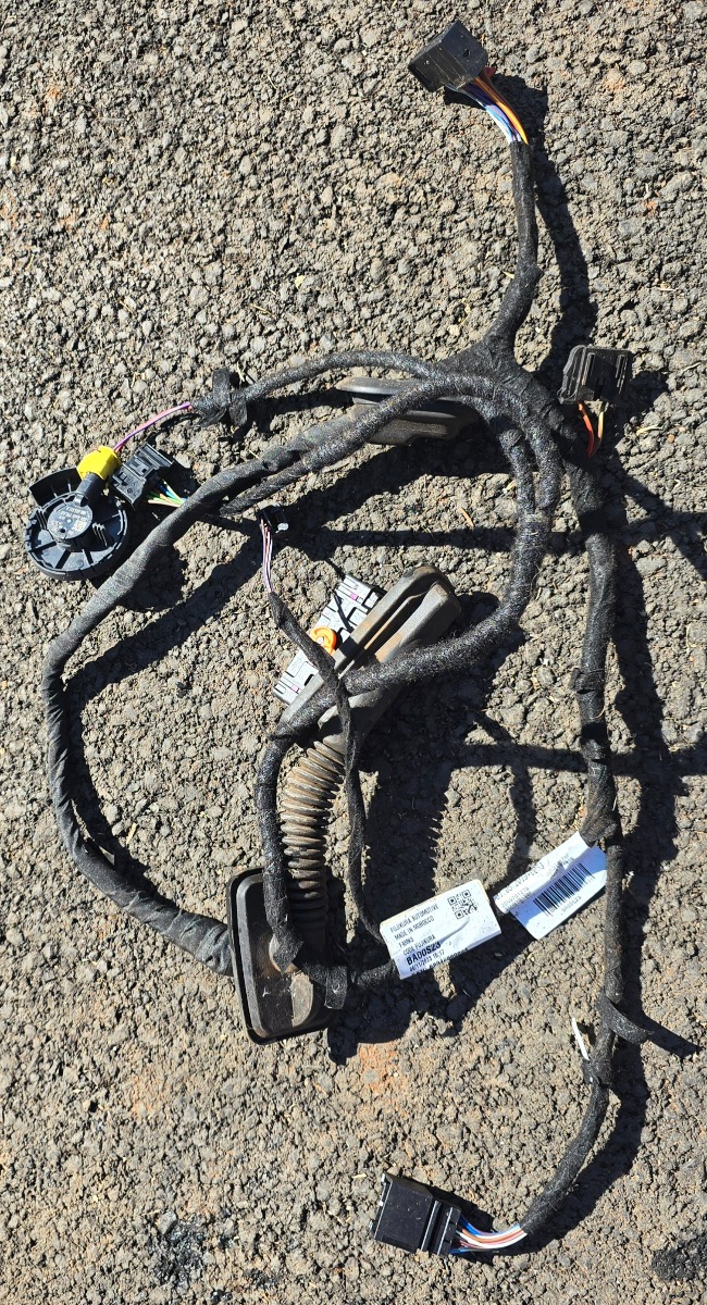 T-CROSS RIGHT FRONT DOOR WIRING