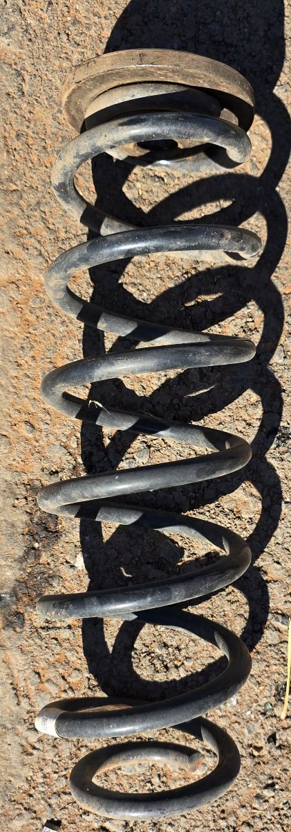 T-CROSS REAR COIL SPRING L=R