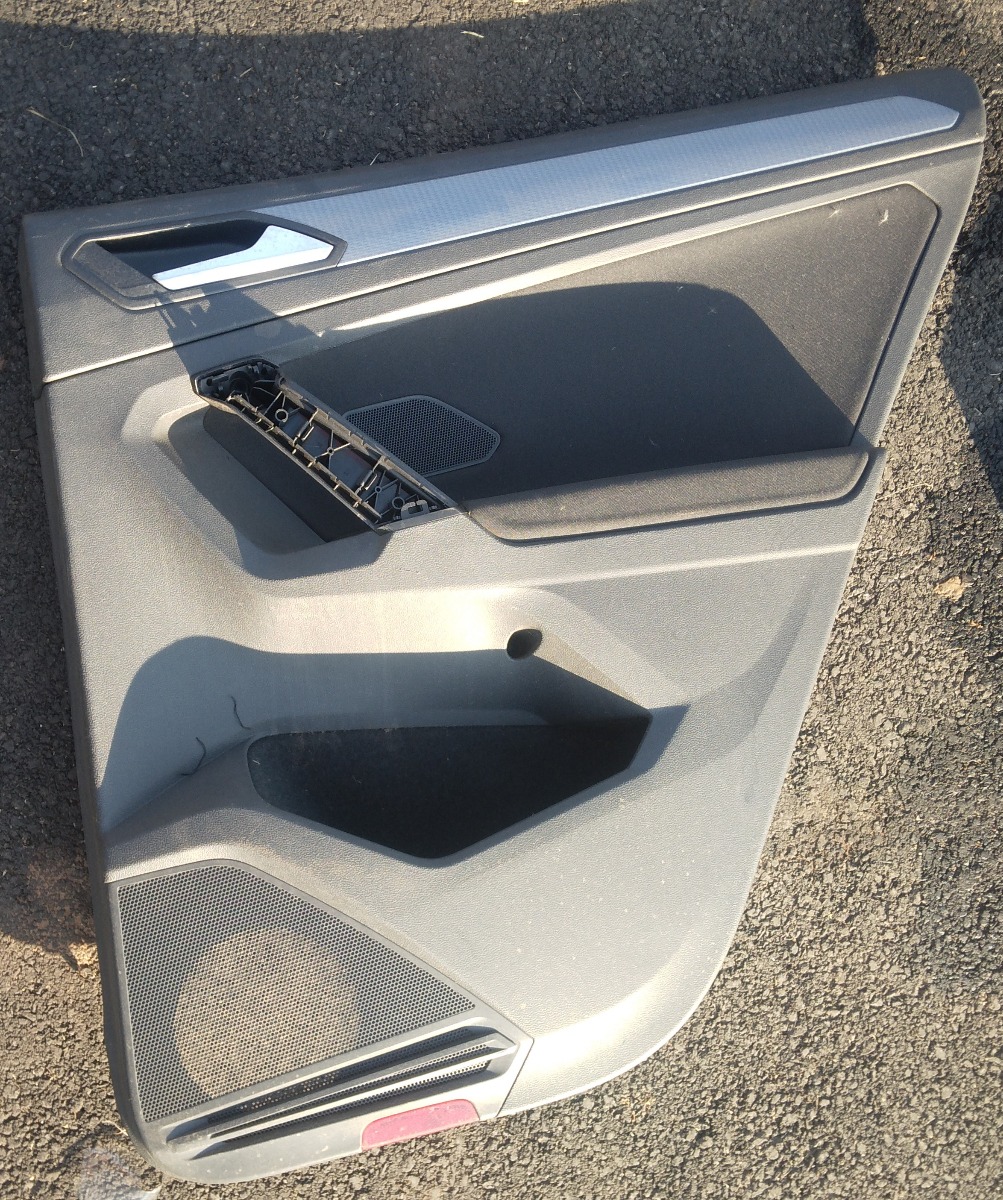 TIGUAN RIGHT REAR DOOR PANEL