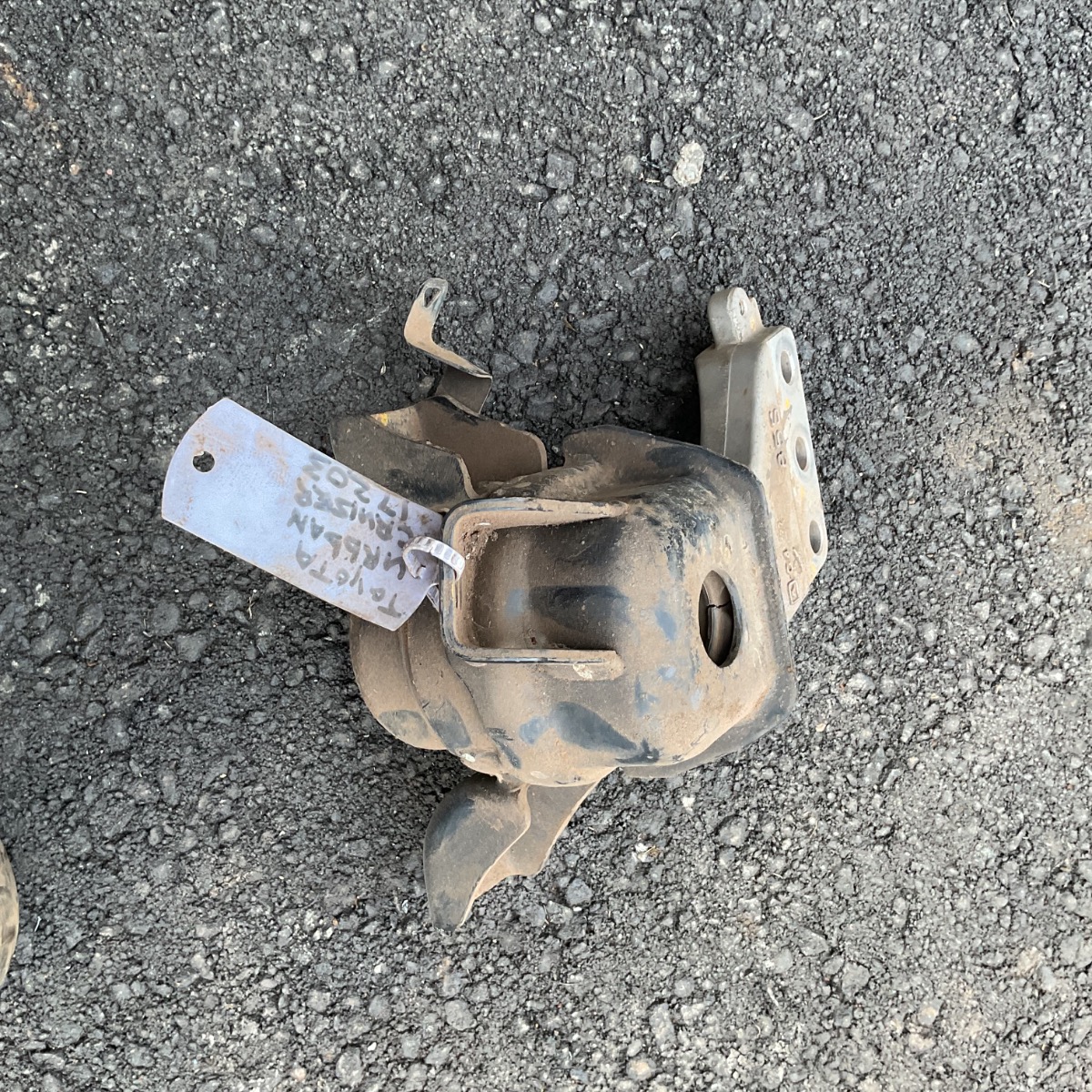 URBAN CRUISER 1.5 XS A/T ENGINE MOUNTING
