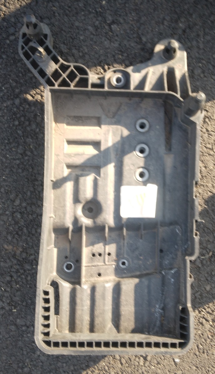 TIGUAN BATTERY TRAY