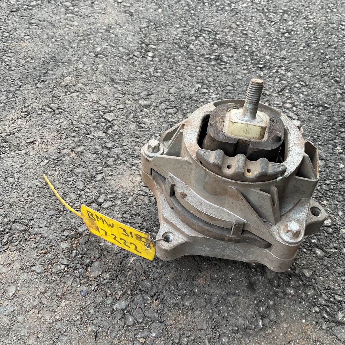 318i A/T (F30) ENGINE MOUNTING