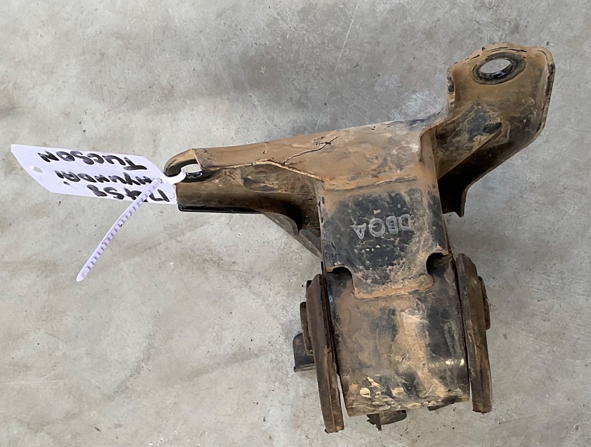 TUCSON 2.0 ENGINE MOUNTING