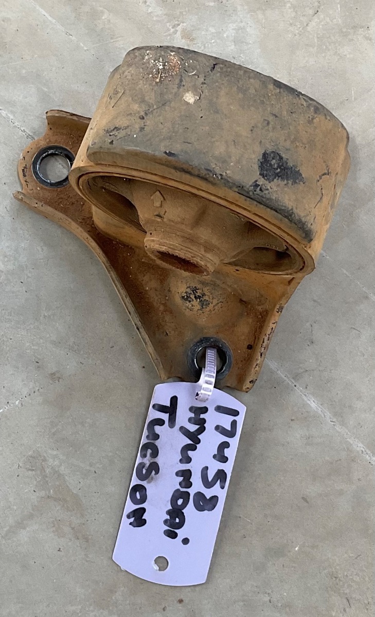 TUCSON 2.0 ENGINE MOUNTING