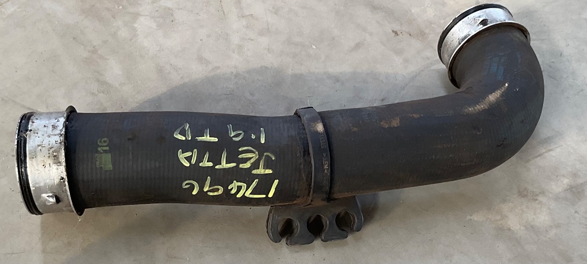 JETTA 5 1.9 TDI BOOST PIPE
