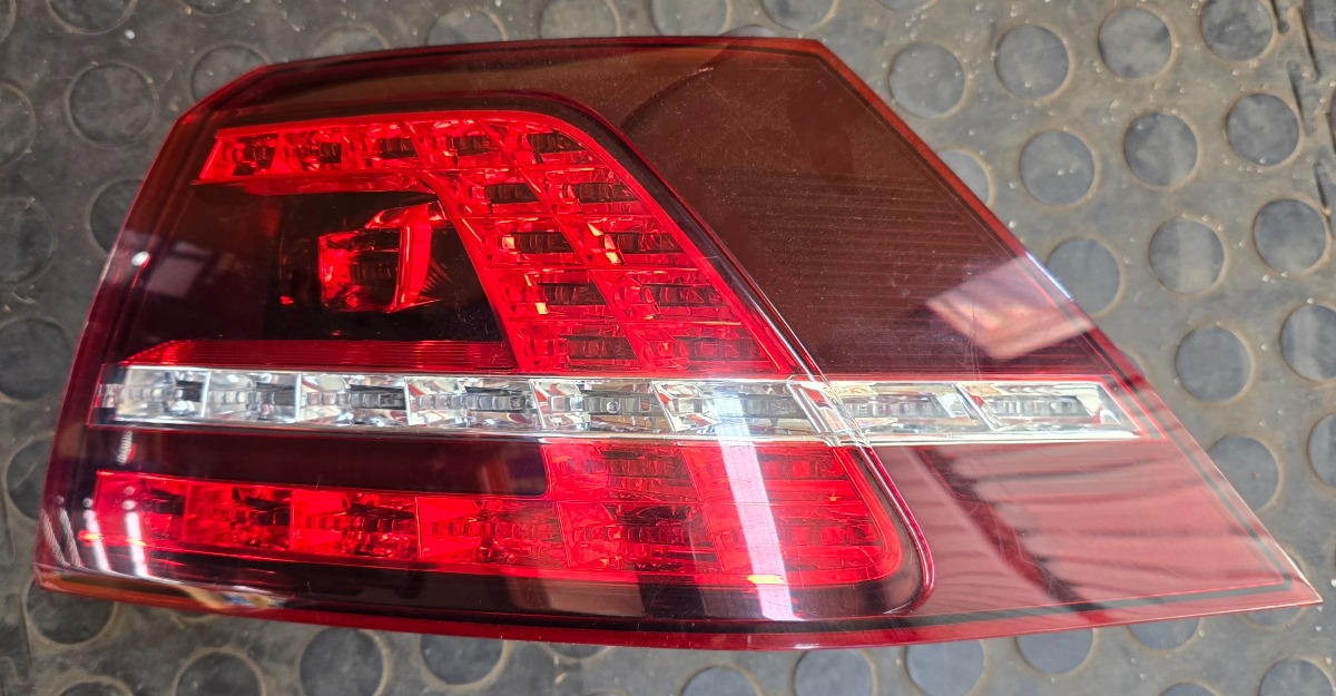 Golf 7 Outer Taillamp - Right Side