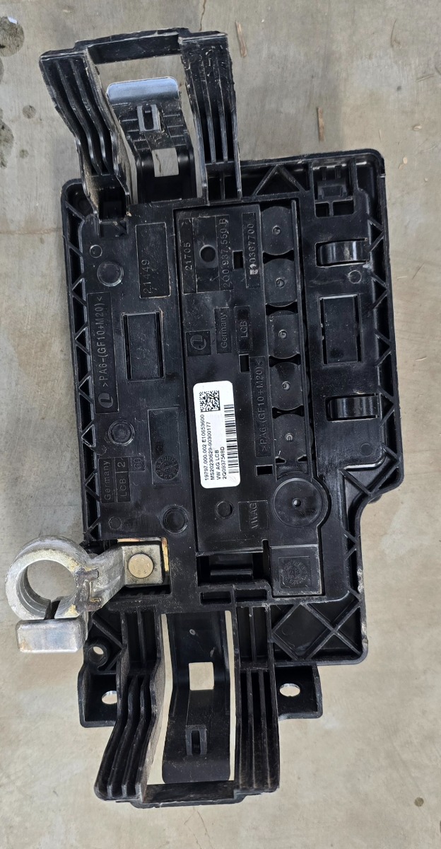 T-CROSS BATTERY FUSE BOX