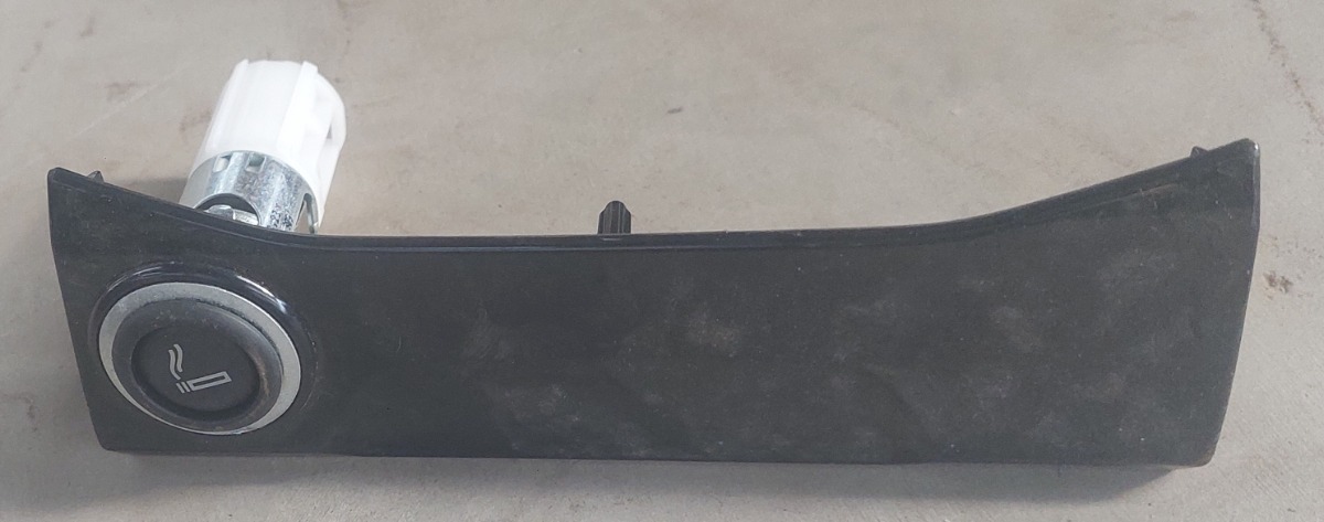 T-CROSS CENTRE LIGHTER CONSOLE