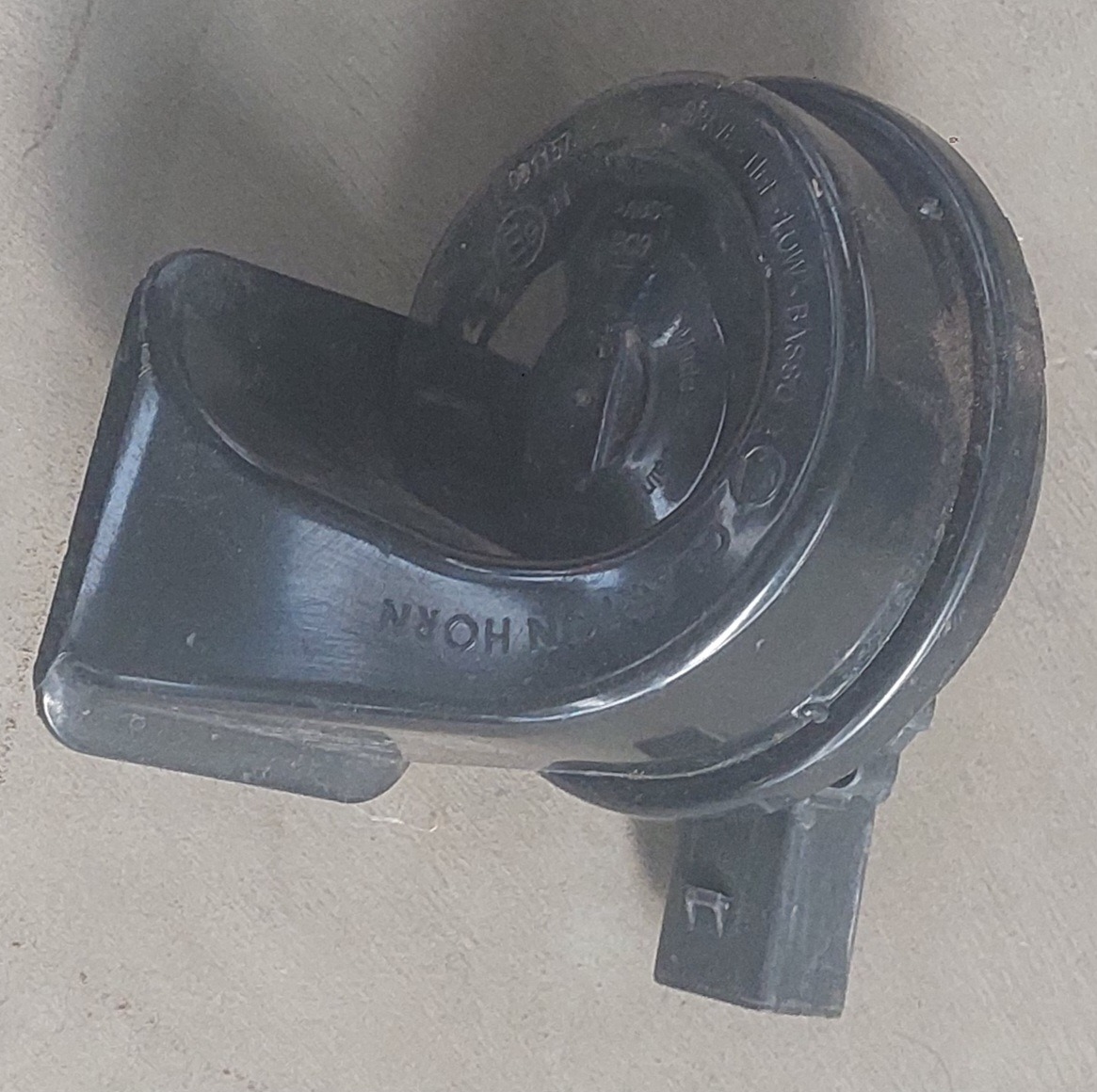 T-CROSS FRONT HOOTER