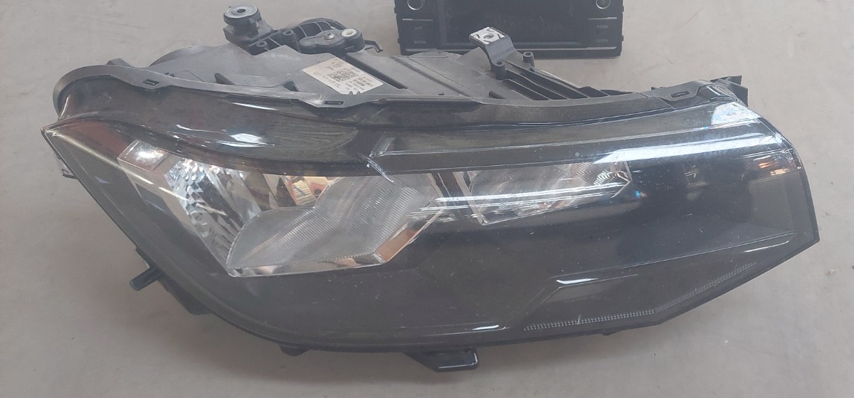 T-Cross Headlamp Assembly Right