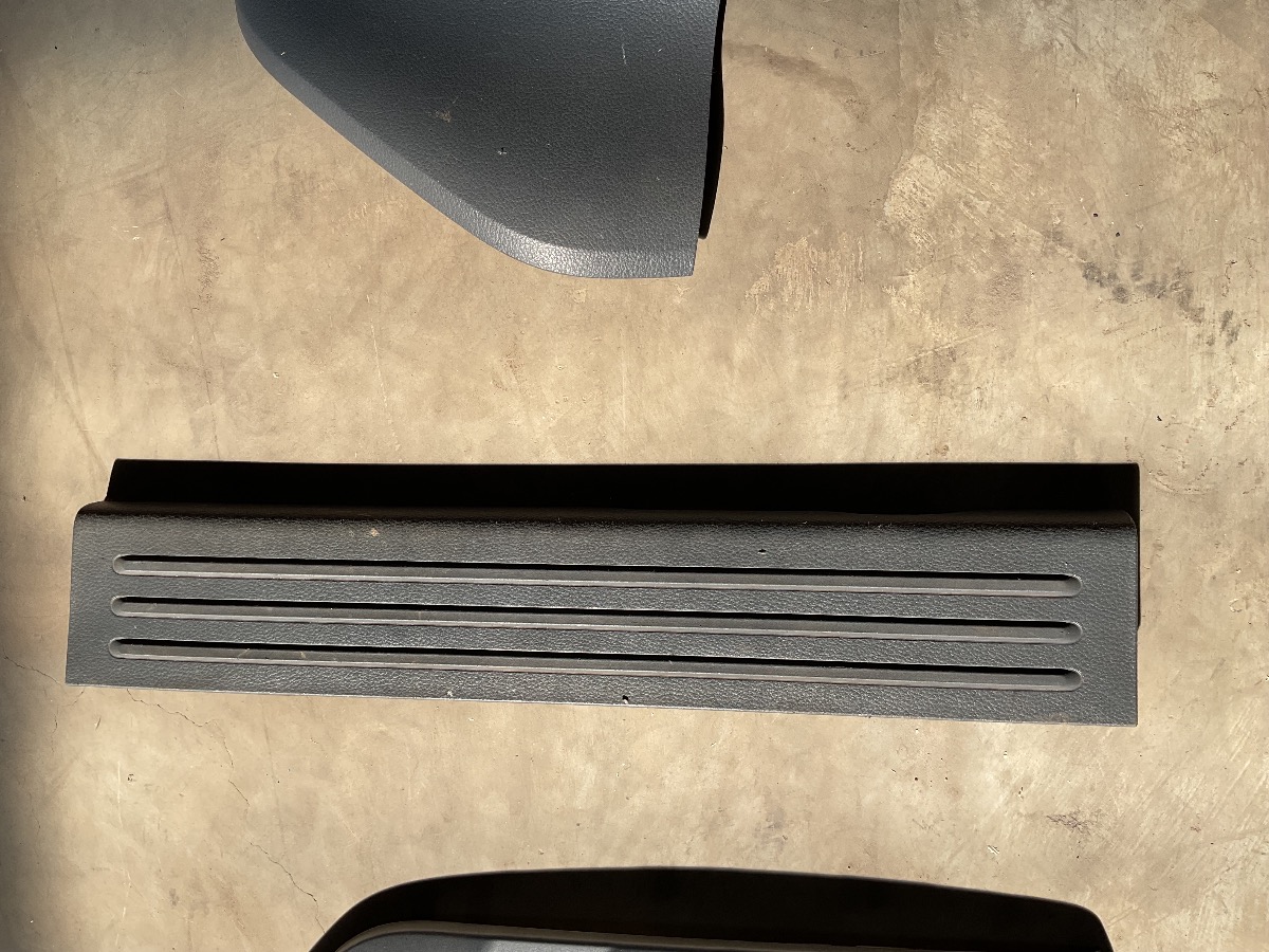RANGER RIGHT DOOR SILL COVER