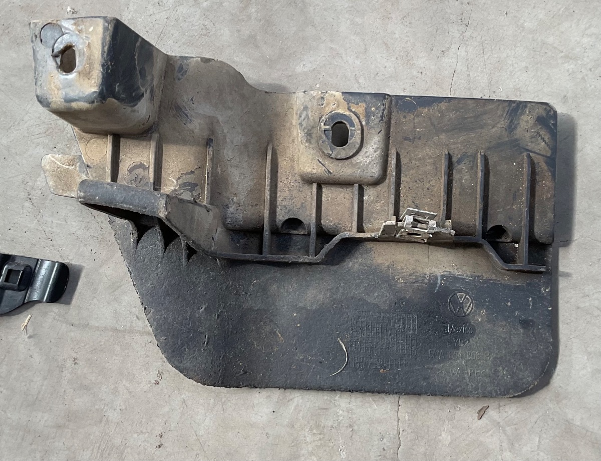 TIGUAN ALLSPACE RIGHT REAR MUD GAURD