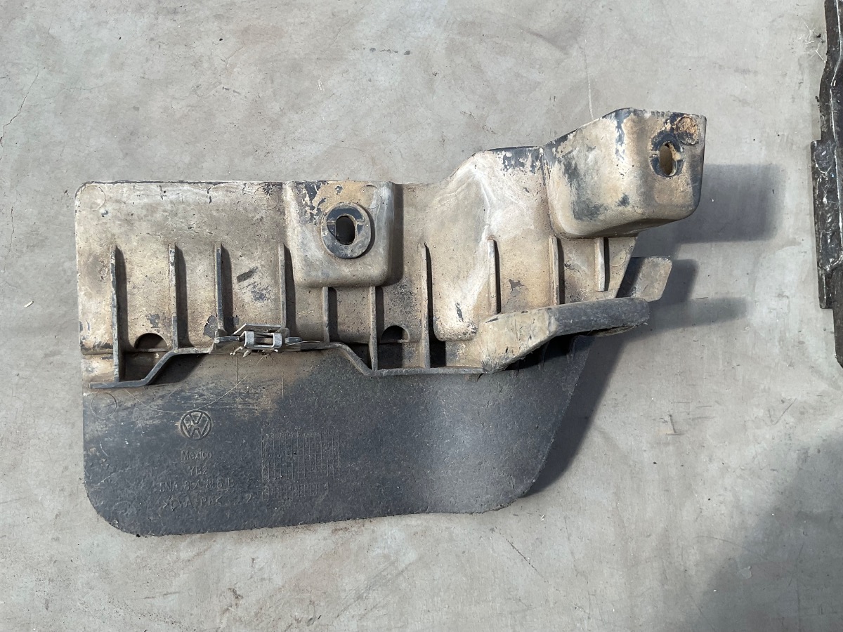 TIGUAN ALLSPACE LEFT REAR MUD GAURD