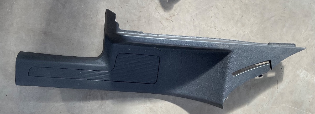 TIGUAN ALLSPACE LEFT REAR INNER SILL TRIM