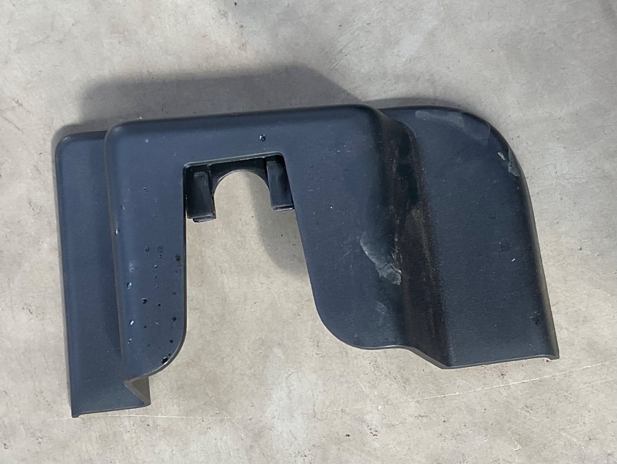 TIGUAN ALLSPACE RIGHT REAR SEAT RIM
