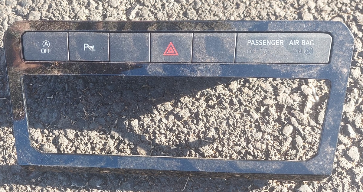 T-CROSS CENTRE DASH COVER
