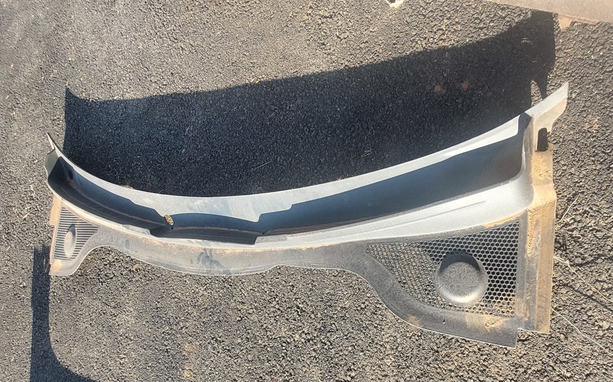 Q3 WINDSCREEN COUWLING
