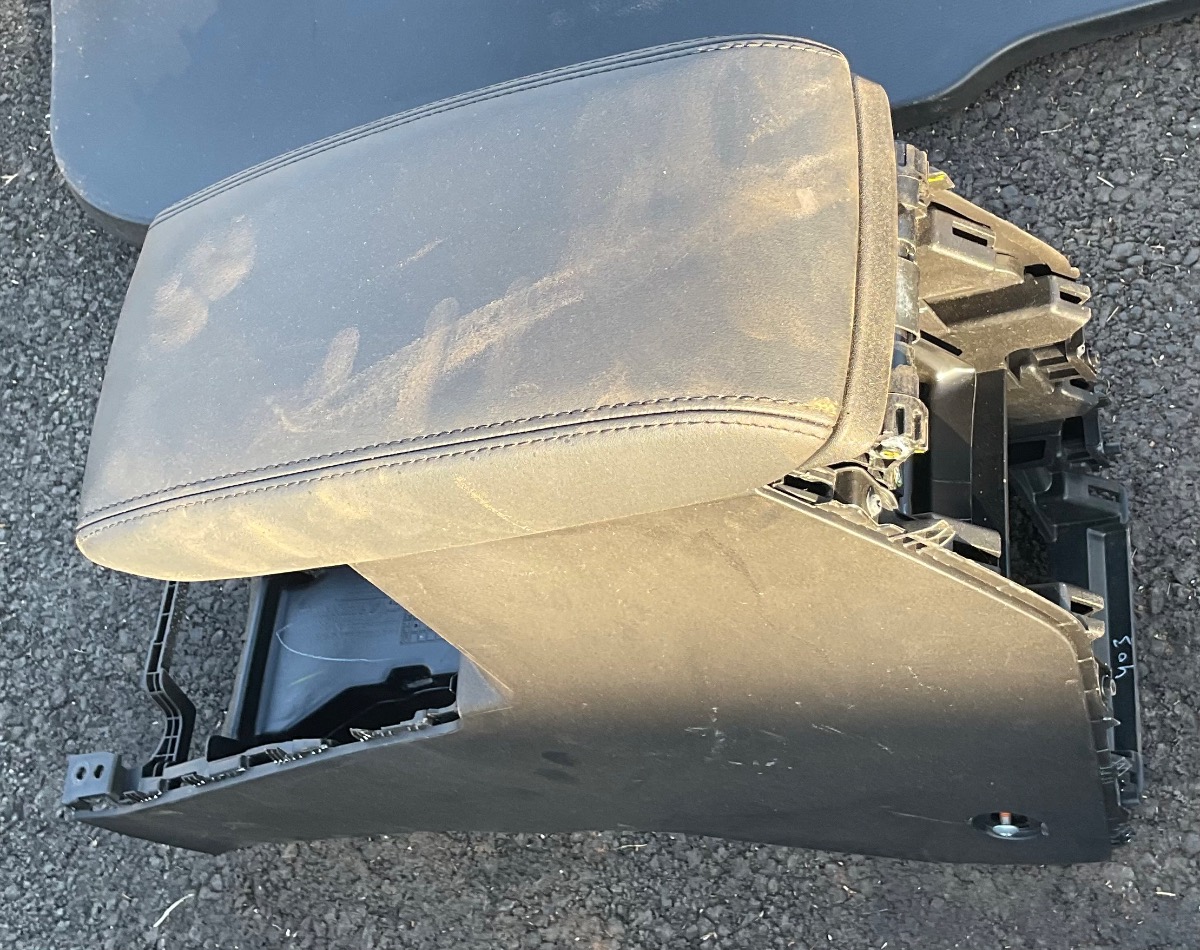 URBAN CRUISER CENTER CONSOLE